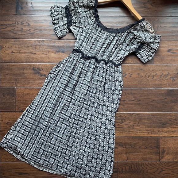 Max Studio peasant dress elastic waist v neck - Picture 8 of 8